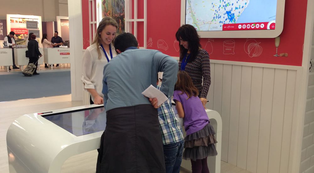 La nueva App “Interactive Tourism” para XTable, presentada en el stand del Ayuntamiento de Barcelona, en el Salón B-Travel.