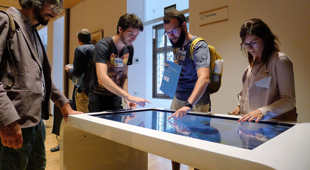 DigaliX_Kimconference_VirtualReality_VR_Corporate_interactive_XTable_multitouch_Table_LolaAssistant_VirtualAssistant_03-1 Hablamos de tecnología disruptiva en la KIMconference