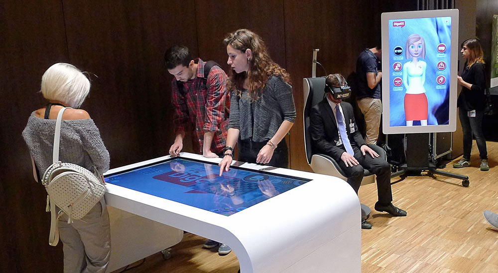 DigaliX_Kimconference_VirtualReality_VR_Corporate_interactive_XTable_multitouch_Table_LolaAssistant_VirtualAssistant_04 Hablamos de tecnología disruptiva en la KIMconference