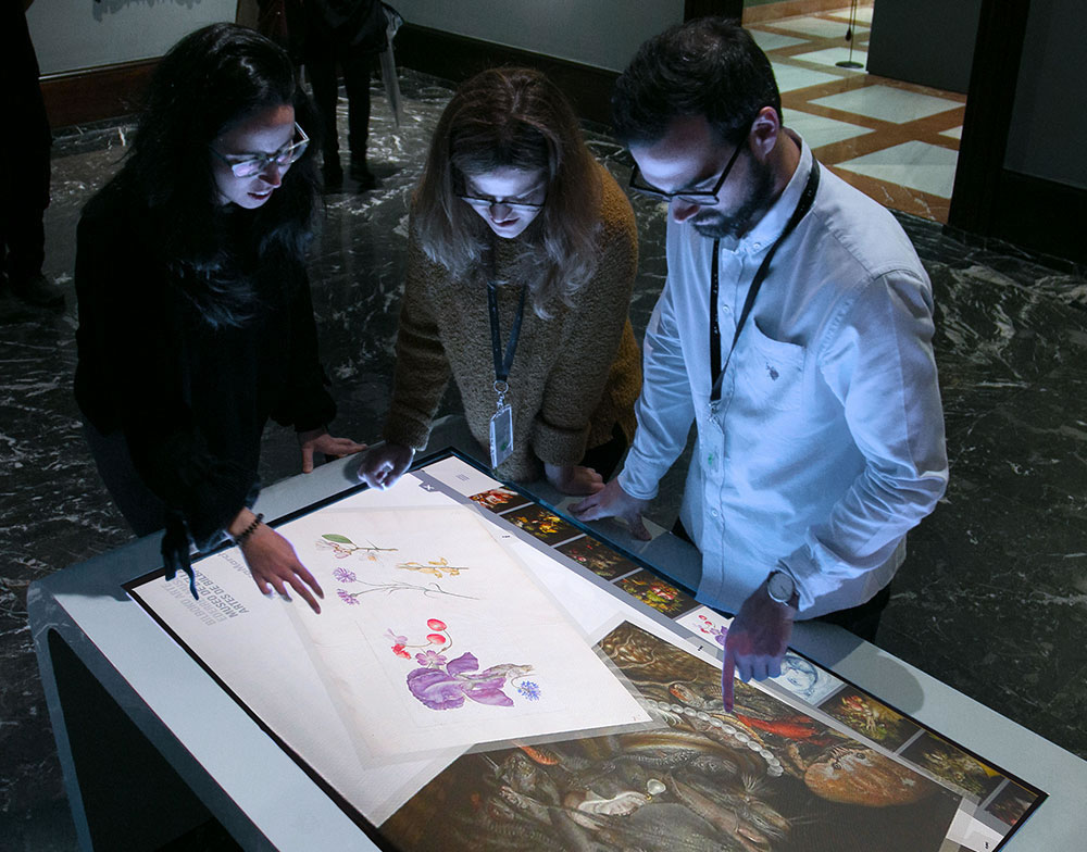 Mesa interactiva multitouch en el Museo de Bellas Artes de Bilbao