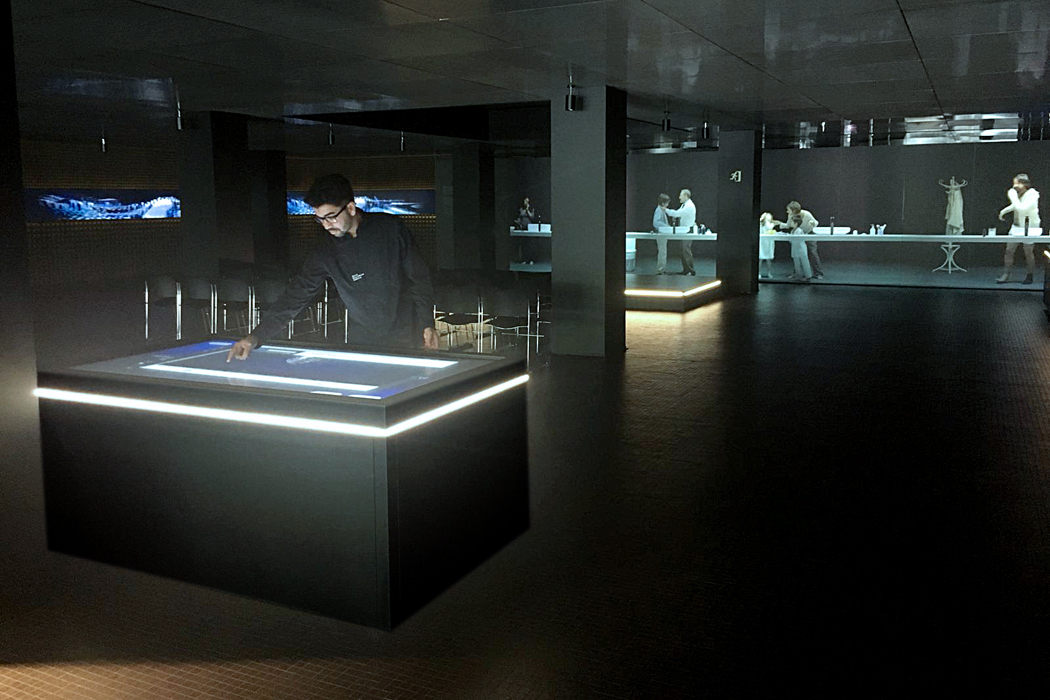 Mesas y pantallas interactivas en los centros Roca Gallery para explicar la historia y los valores de la marca