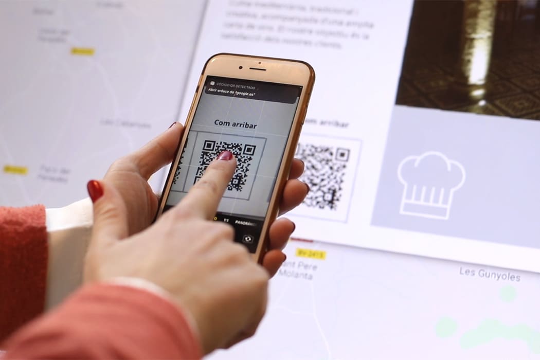 07-Servicios-digitales-de-turismo-con-mesa-interactiva-XTable-y-webapp Servicios digitales de turismo con XTable y webapp interactiva