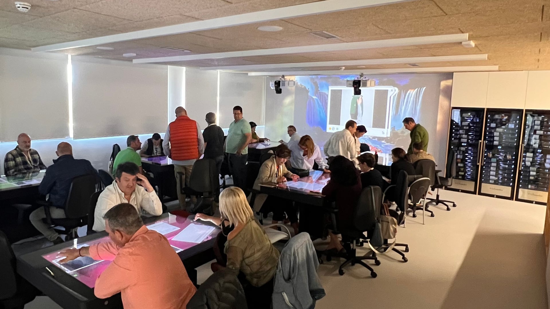 DigaliX revoluciona la formación con el Aula de Catas Interactiva SIMMERSIVE en el CIFP Carlos Oroza